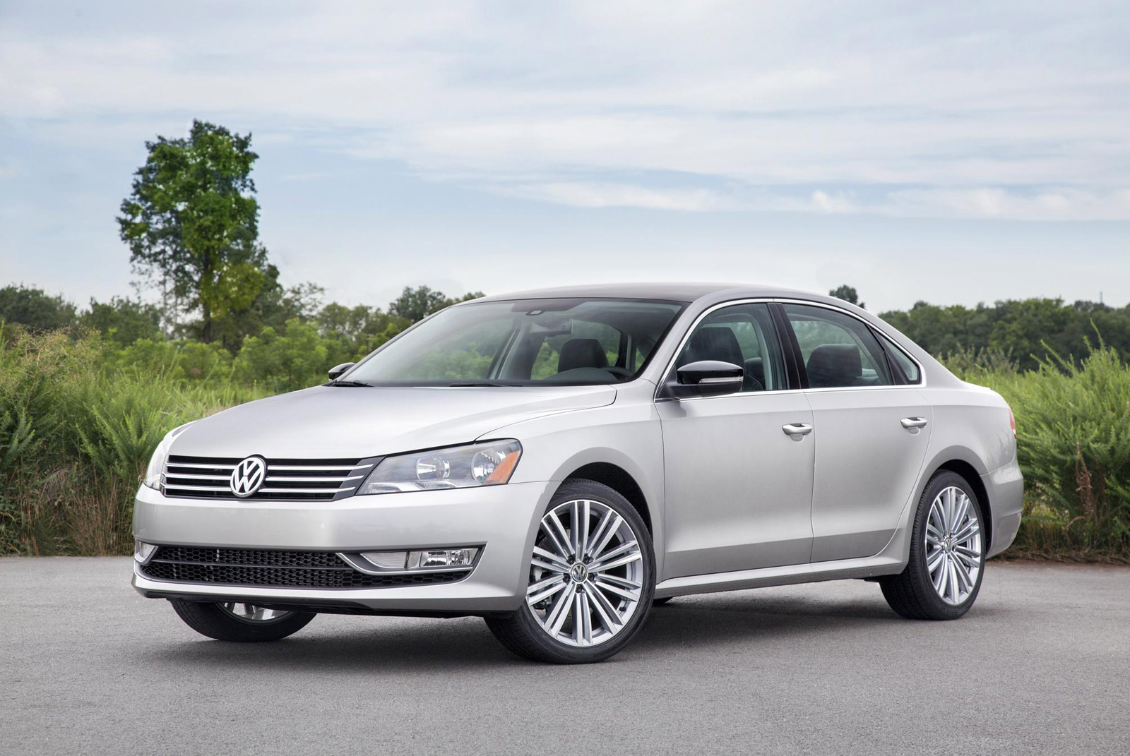 2014-volkswagen-passat_100451773_h